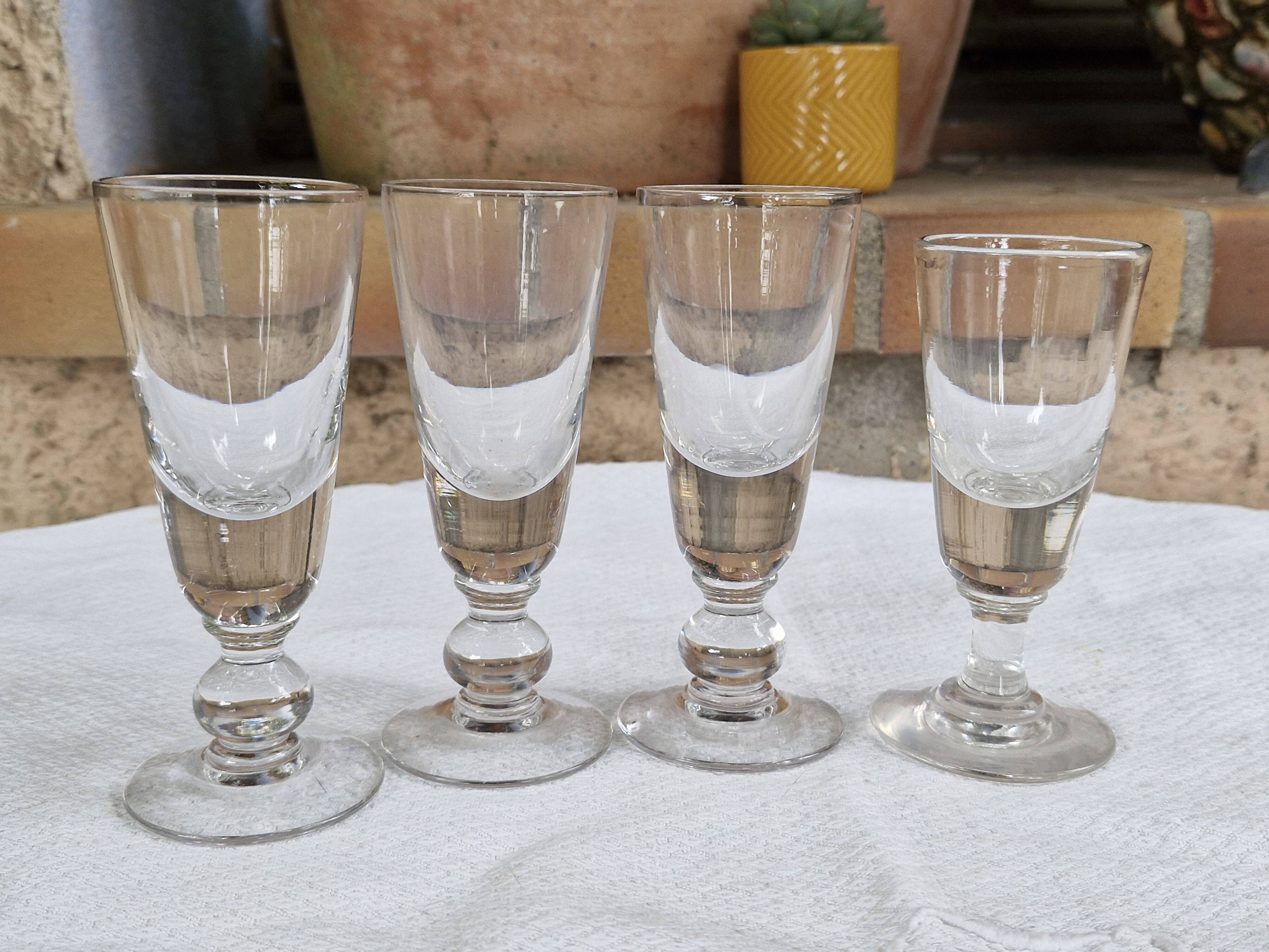 4 antique bistro glasses on stems - Thick, bubbled glass - Period 1900 - 12