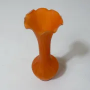 vase orange en pate de verre