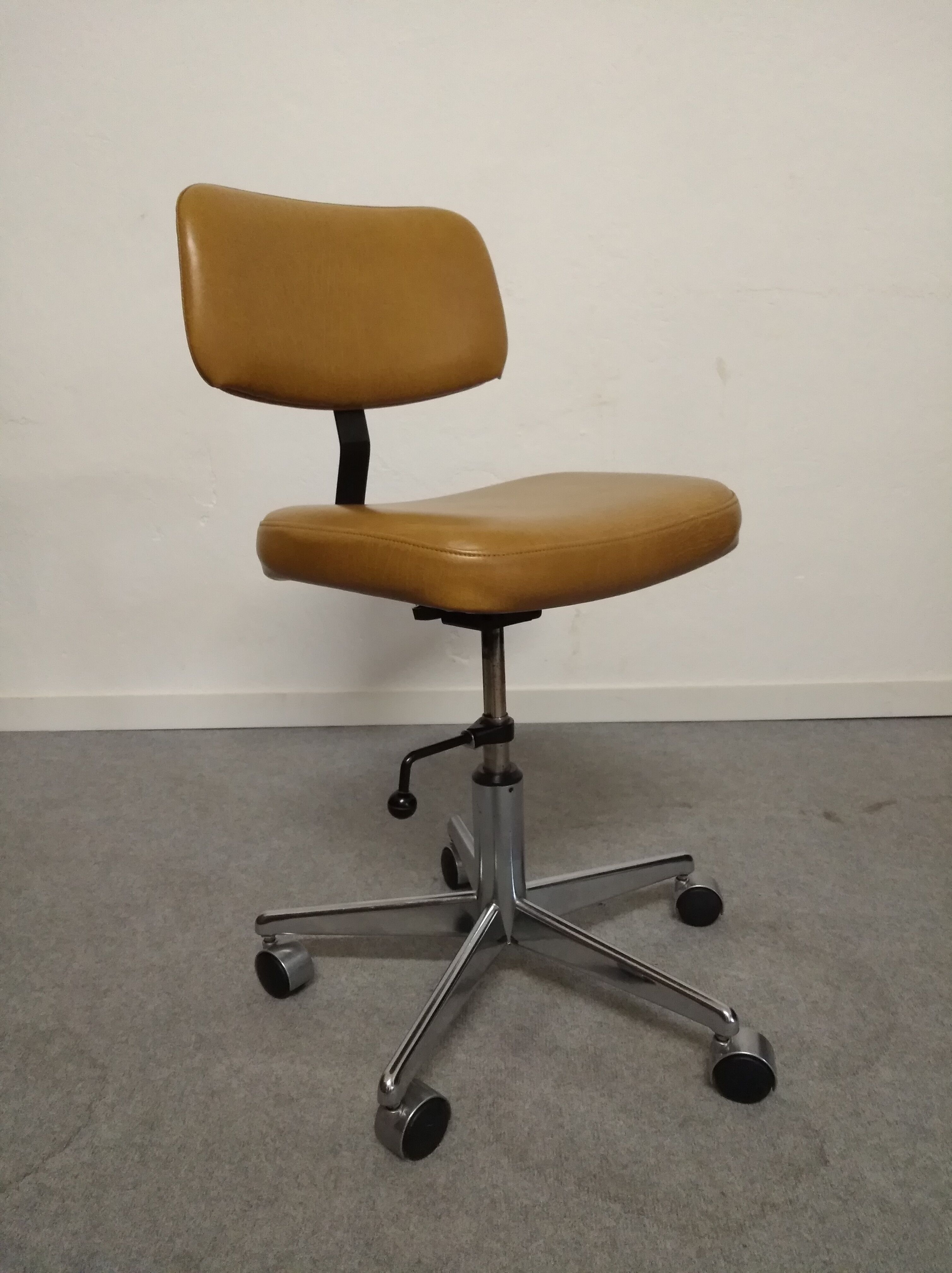 Chaise de bureau des années 60
