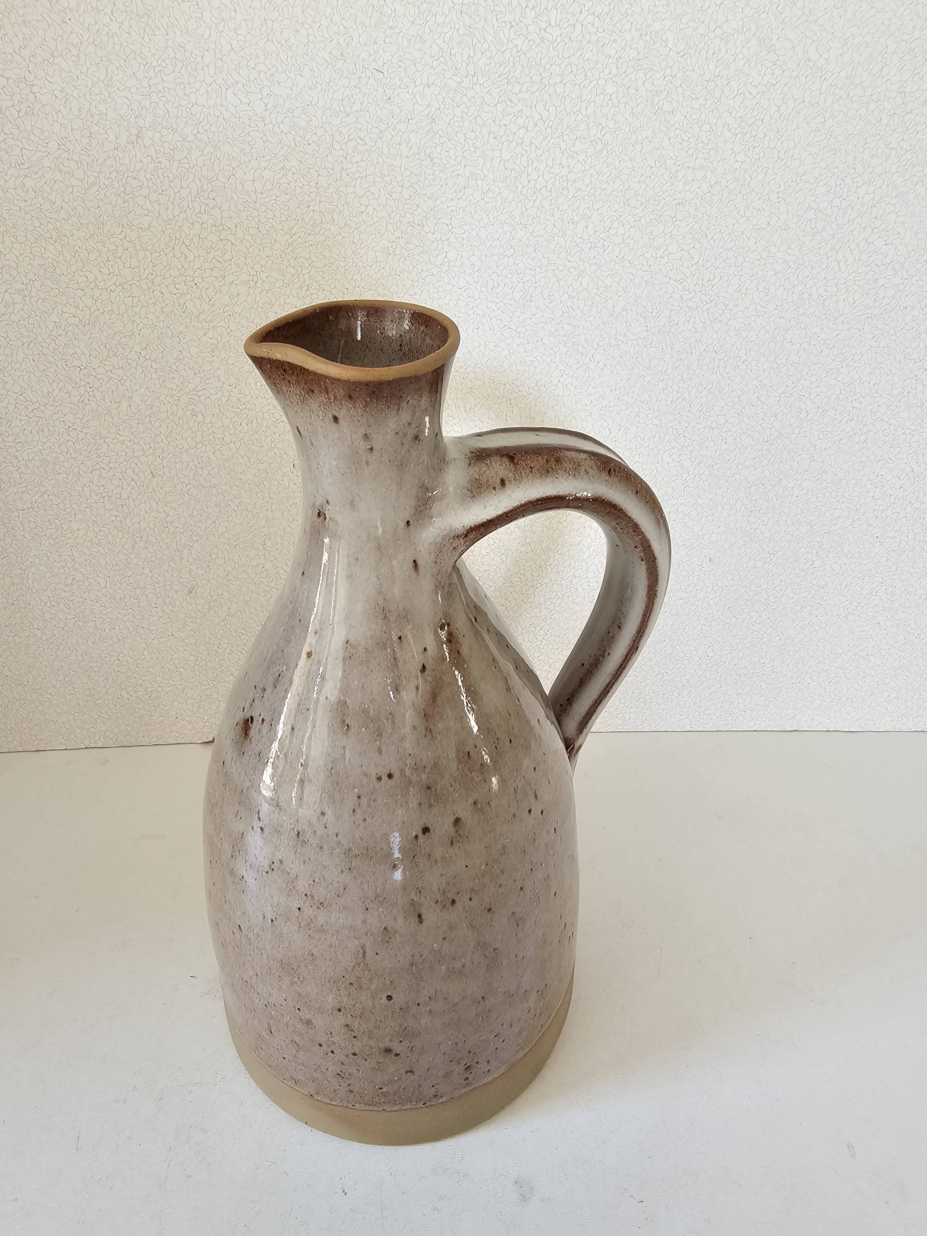 Ceramic pitcher signed Roger Jacques (Saint Amand Puisaye) 22.5cm