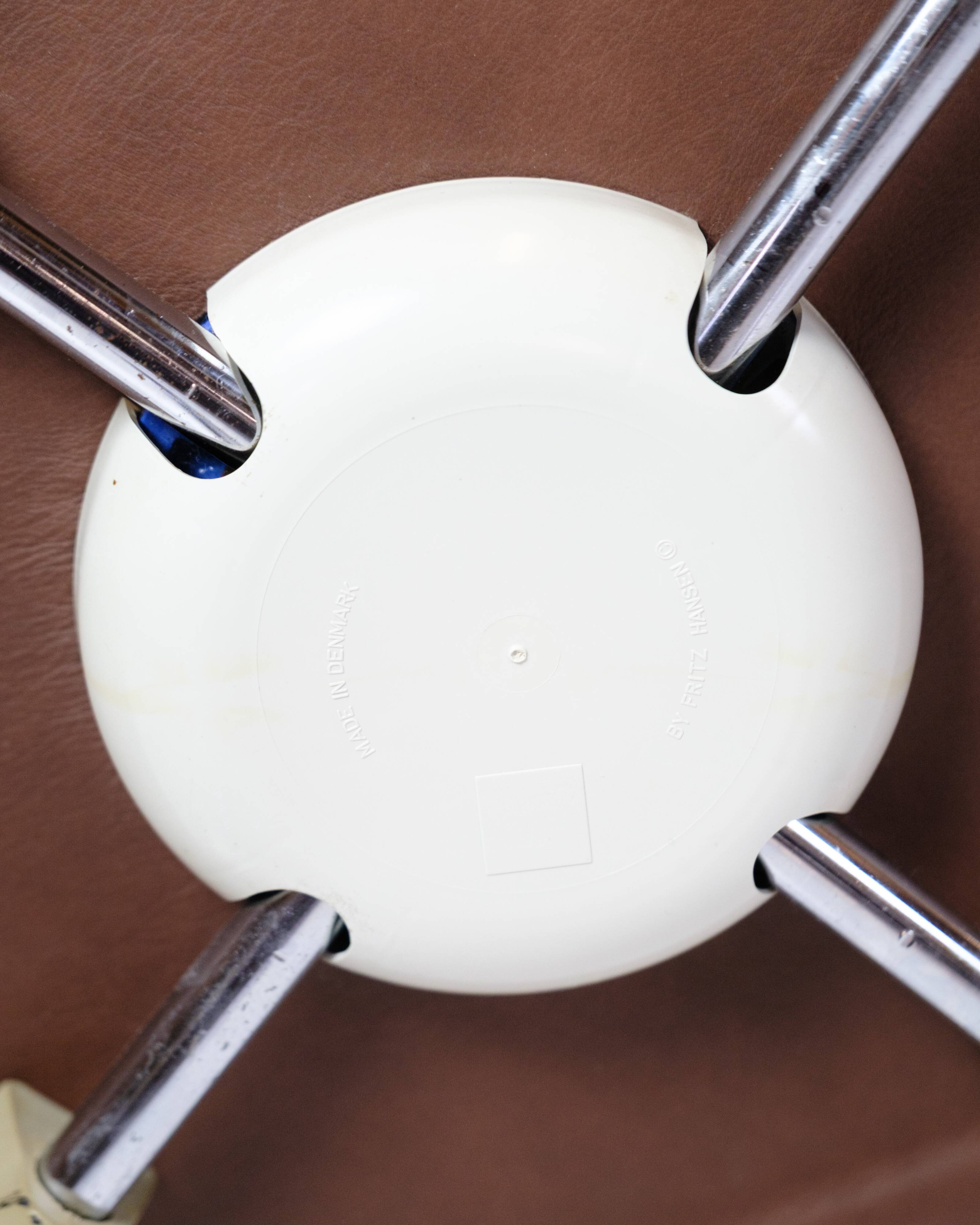 Series Seven Chair Model 3107 In Walnut Elegance Leather By Arne Jacobsen