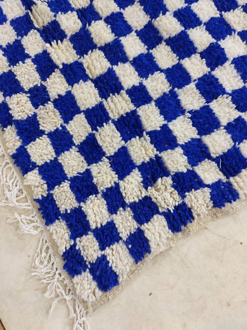 Handmade Moroccan Berber rug 300 x 170 cm