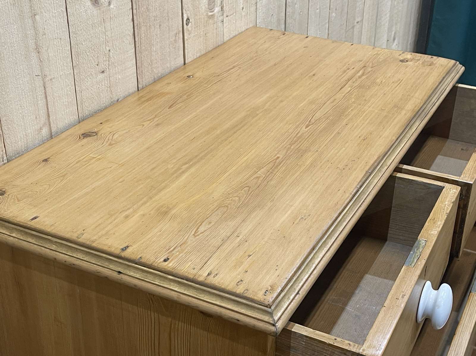 Victorian chest of drawers nineteenth in fir