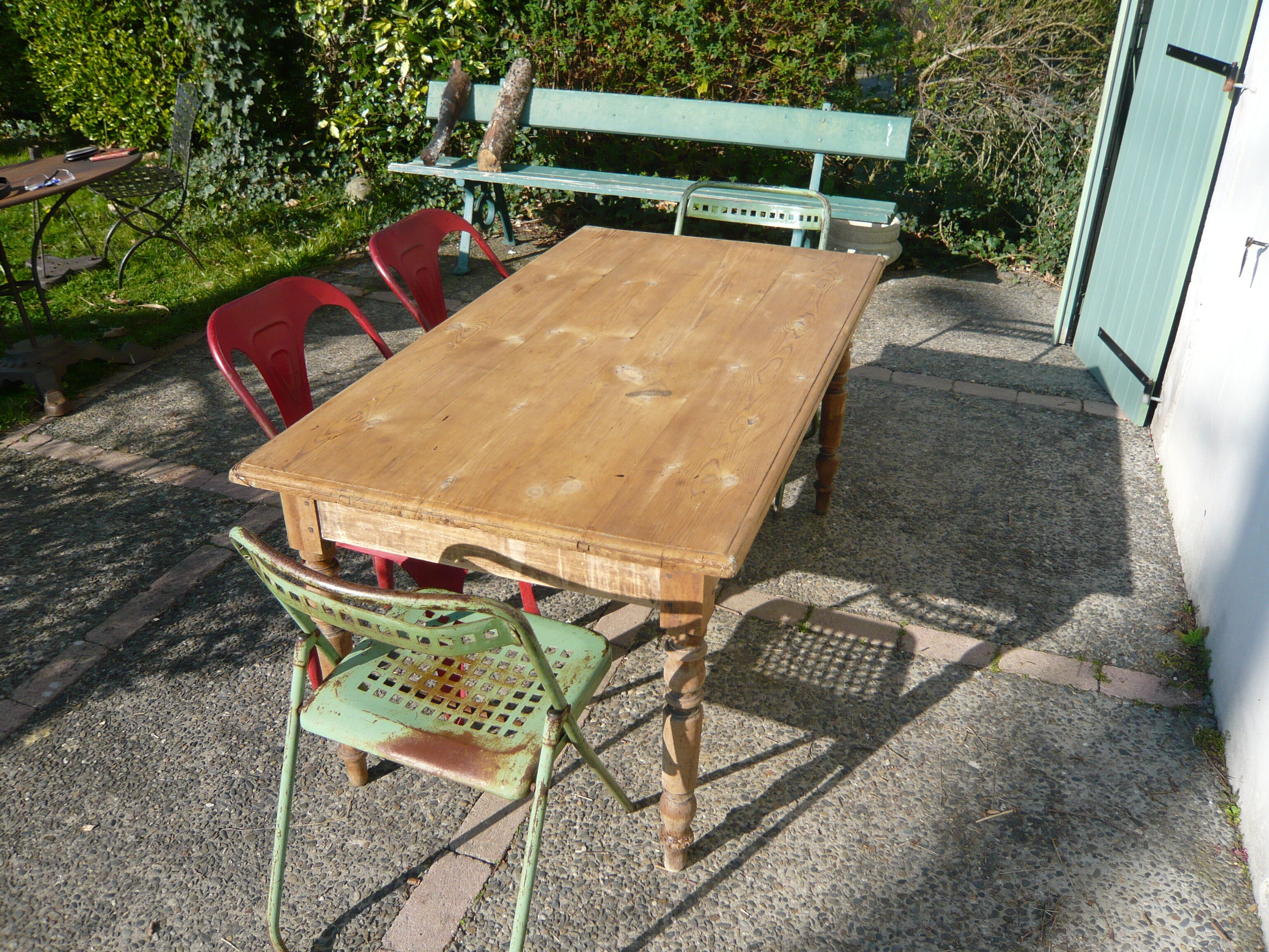 Farm table