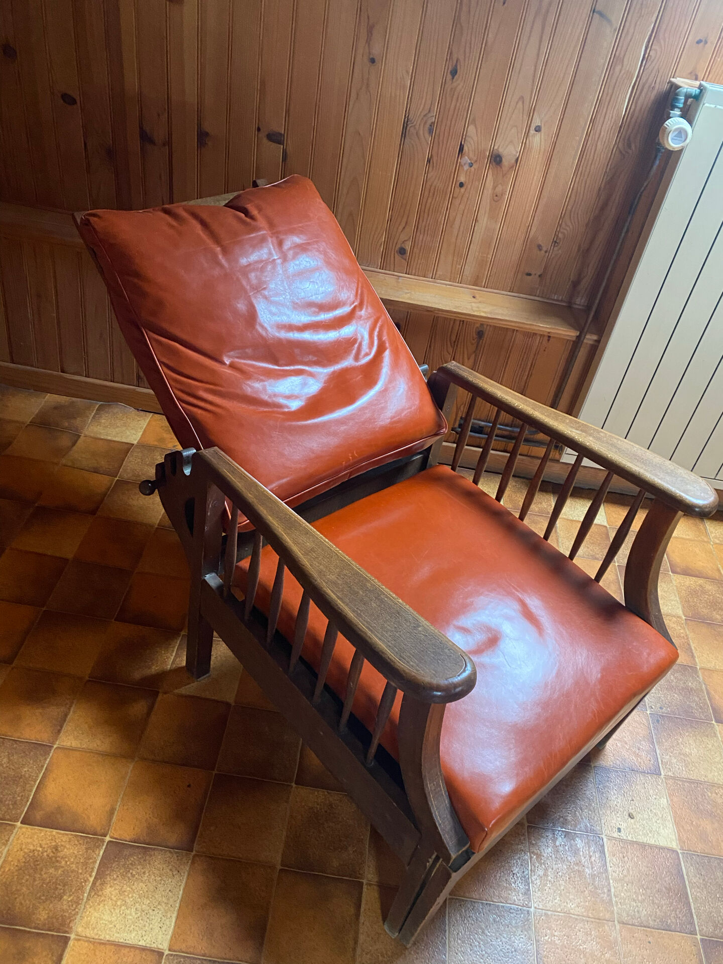 Reclining footrest chair