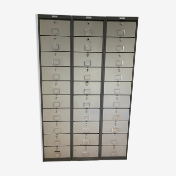 Metal clamshell cabinet