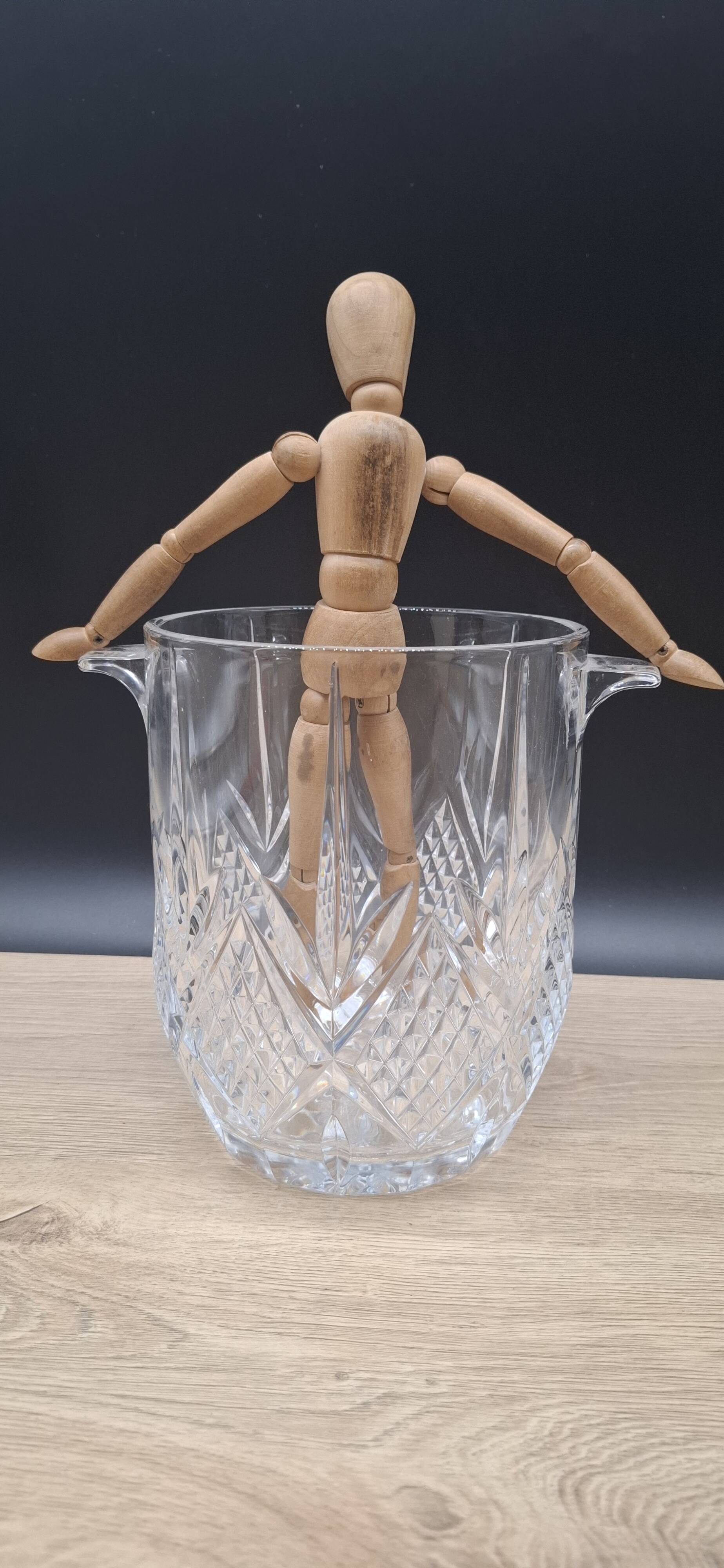 Chiseled crystal champagne bucket