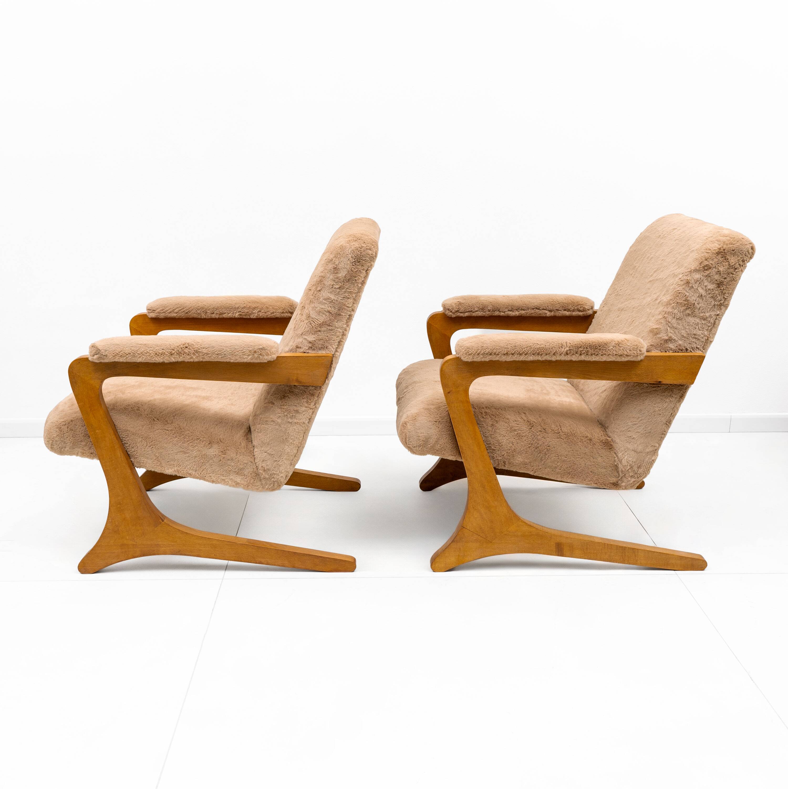 Pair of "Zeca" lounge chairs attributed to José Zanine Caldas, Brazil, 1960