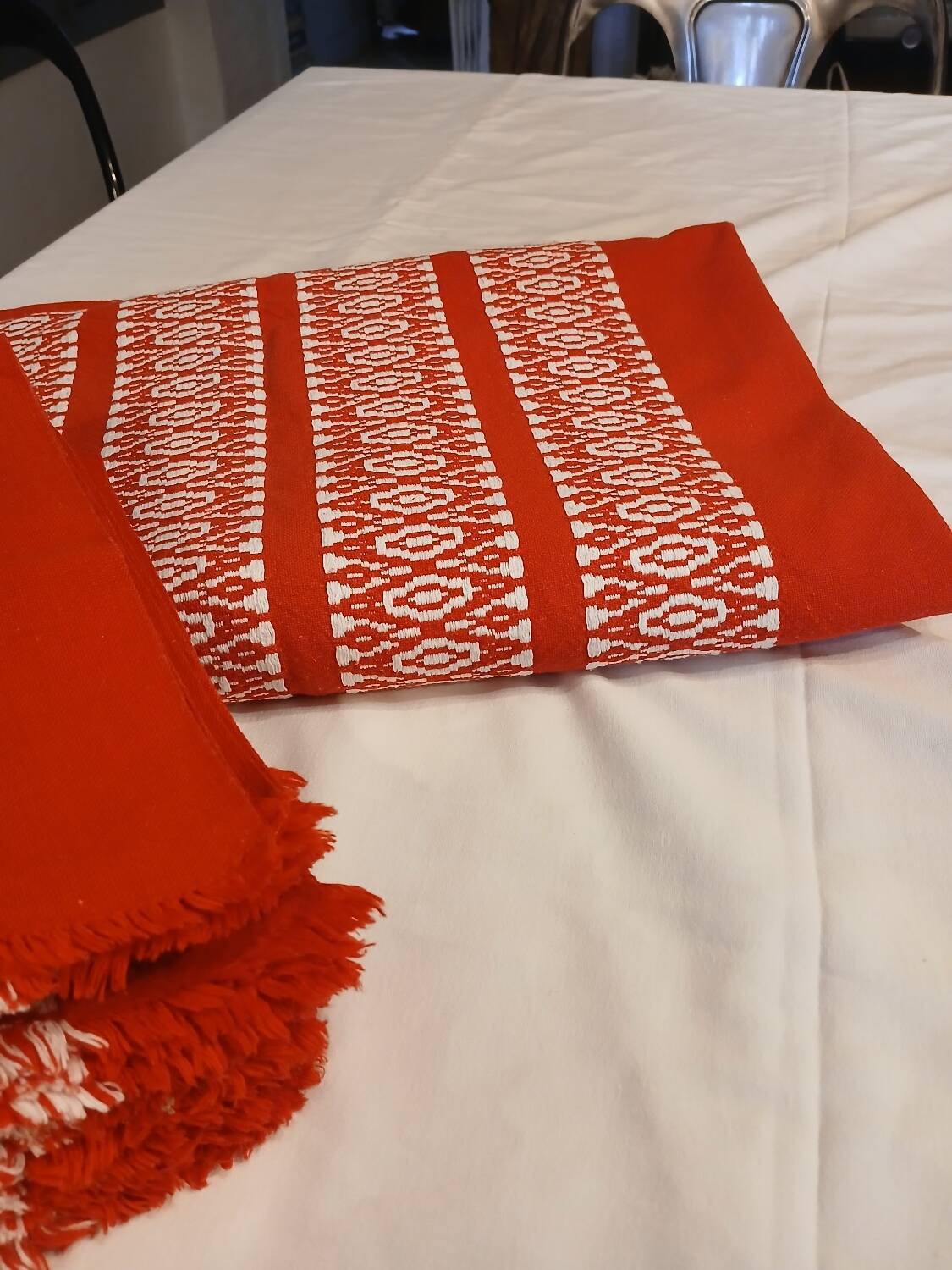 Tablecloth + 12 old napkins