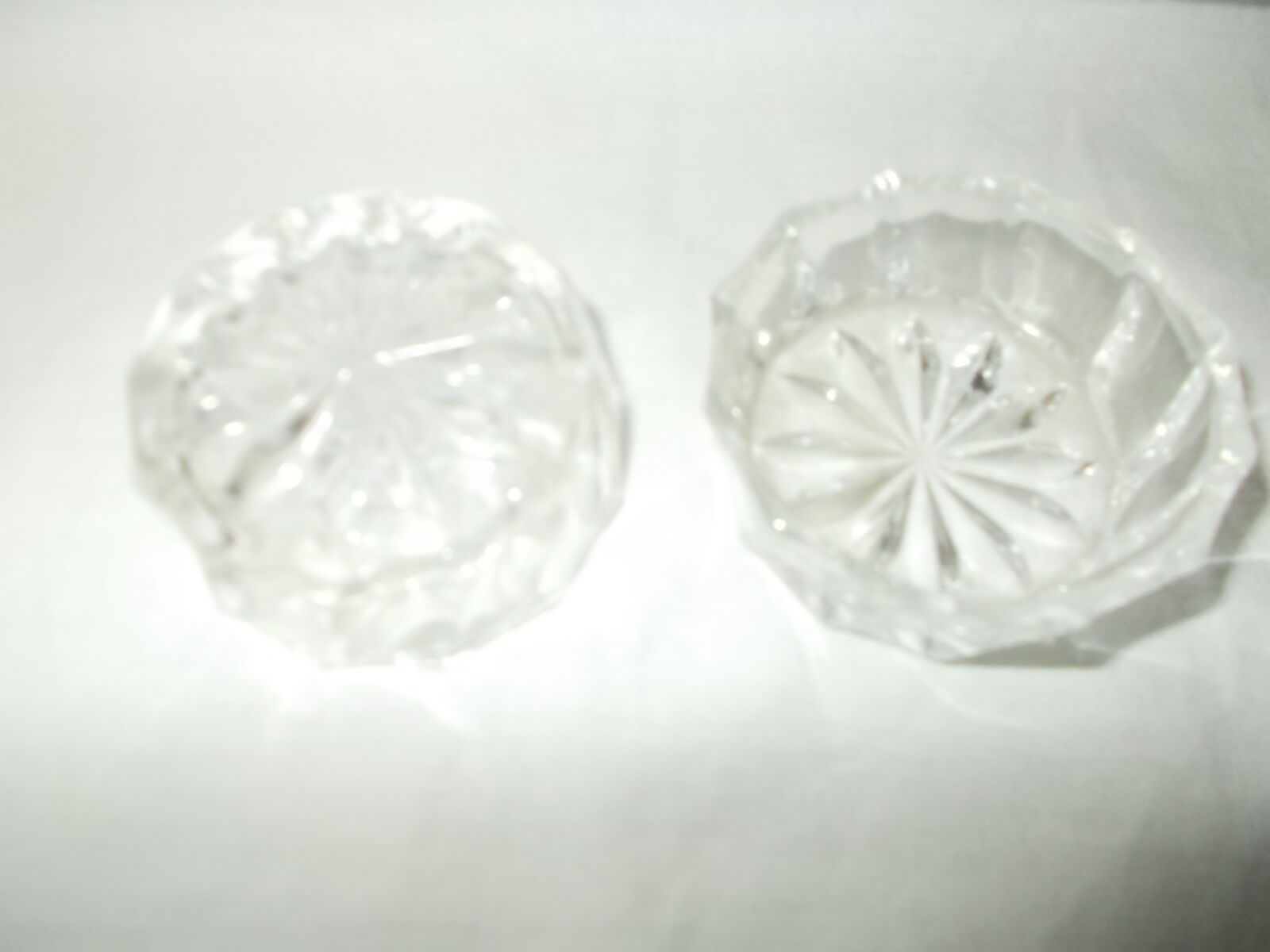 Salière and pepper in chiseled glass