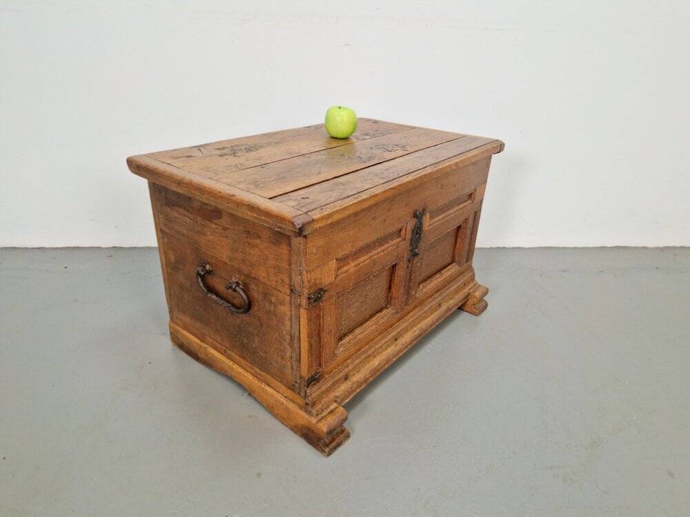 Antique Brutalist Chest in Oak, 1800