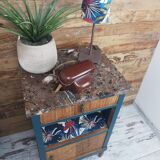 Exotic chic table and its matching lamp