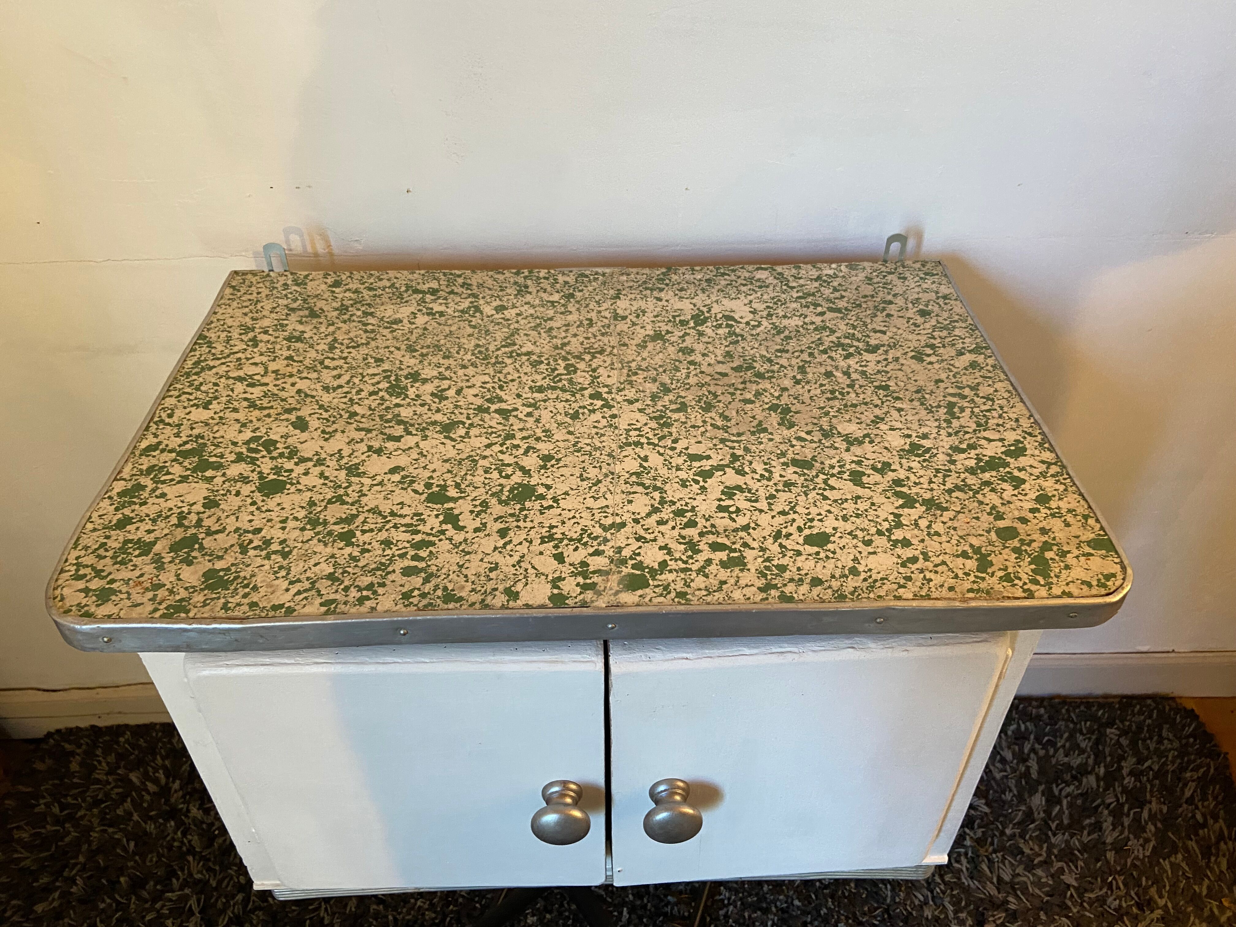 Elegant kitchen top 50s