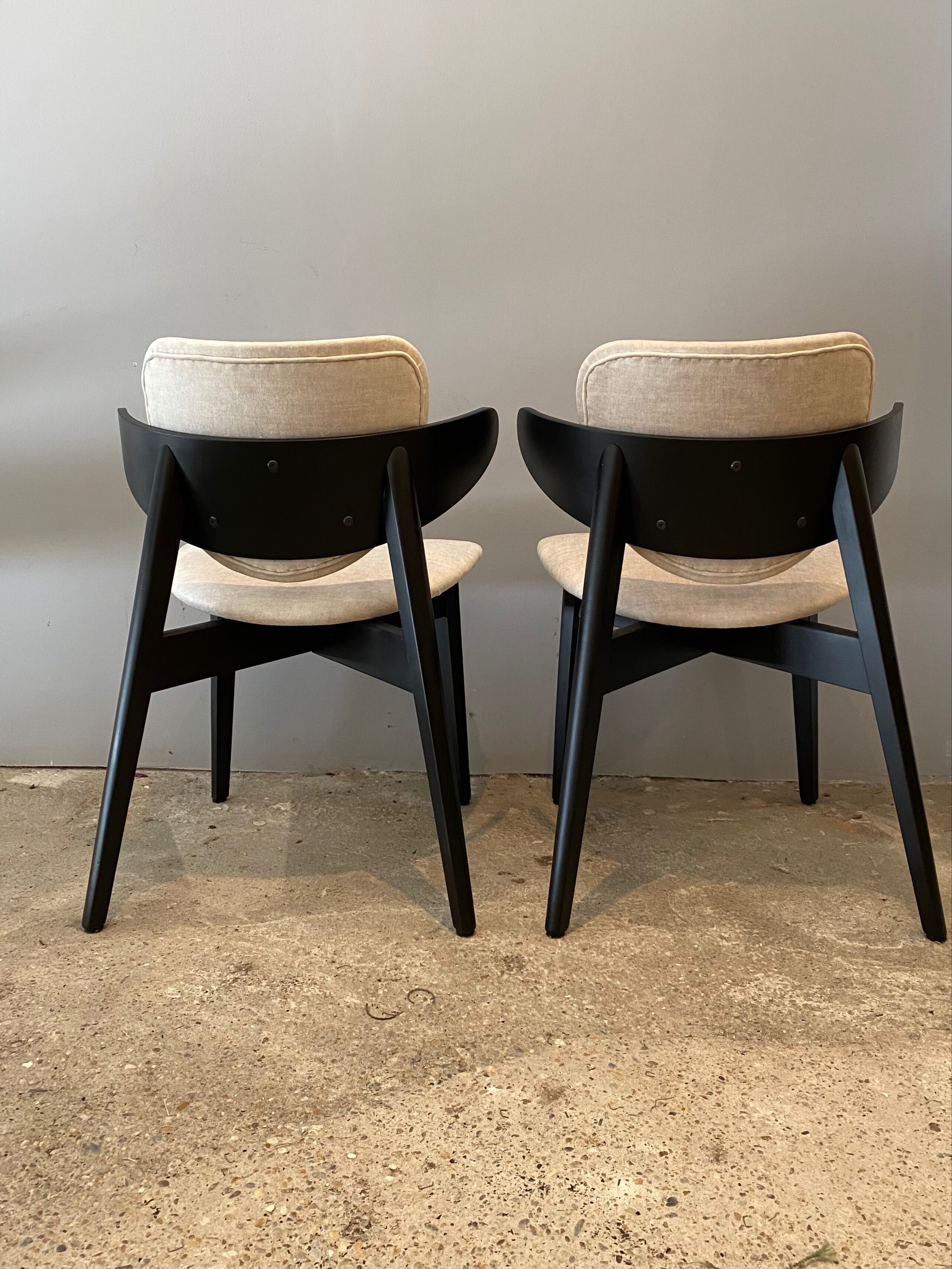 Lot of 4 dining chairs