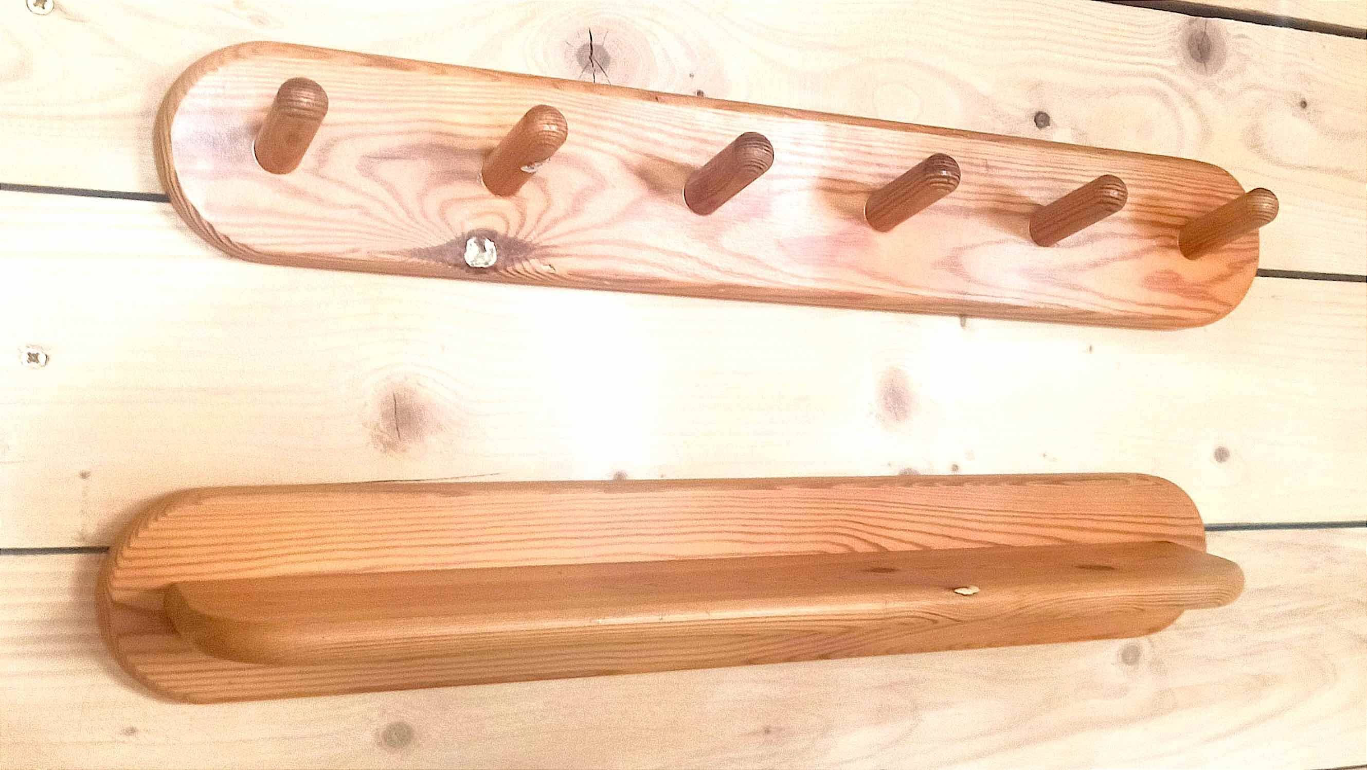 Set of 1 coat hook and 1 wall shelf in Pine from the 1970s.