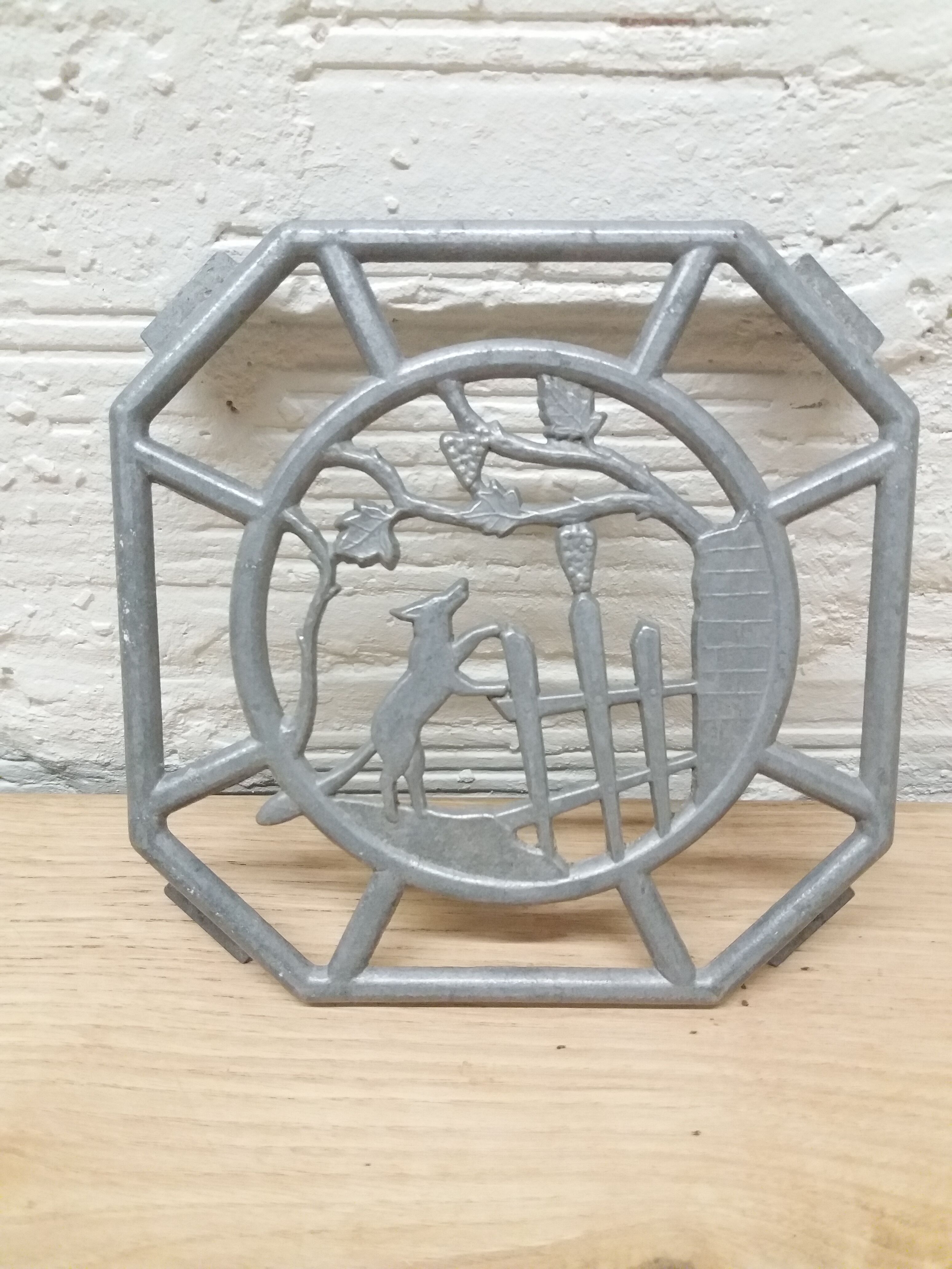 Art Deco Flat Underside