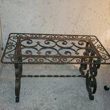 Table basse en ferforgé stylisée