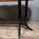 Angleterre XXeme : Grande table en marbre avec piètement laqué noir