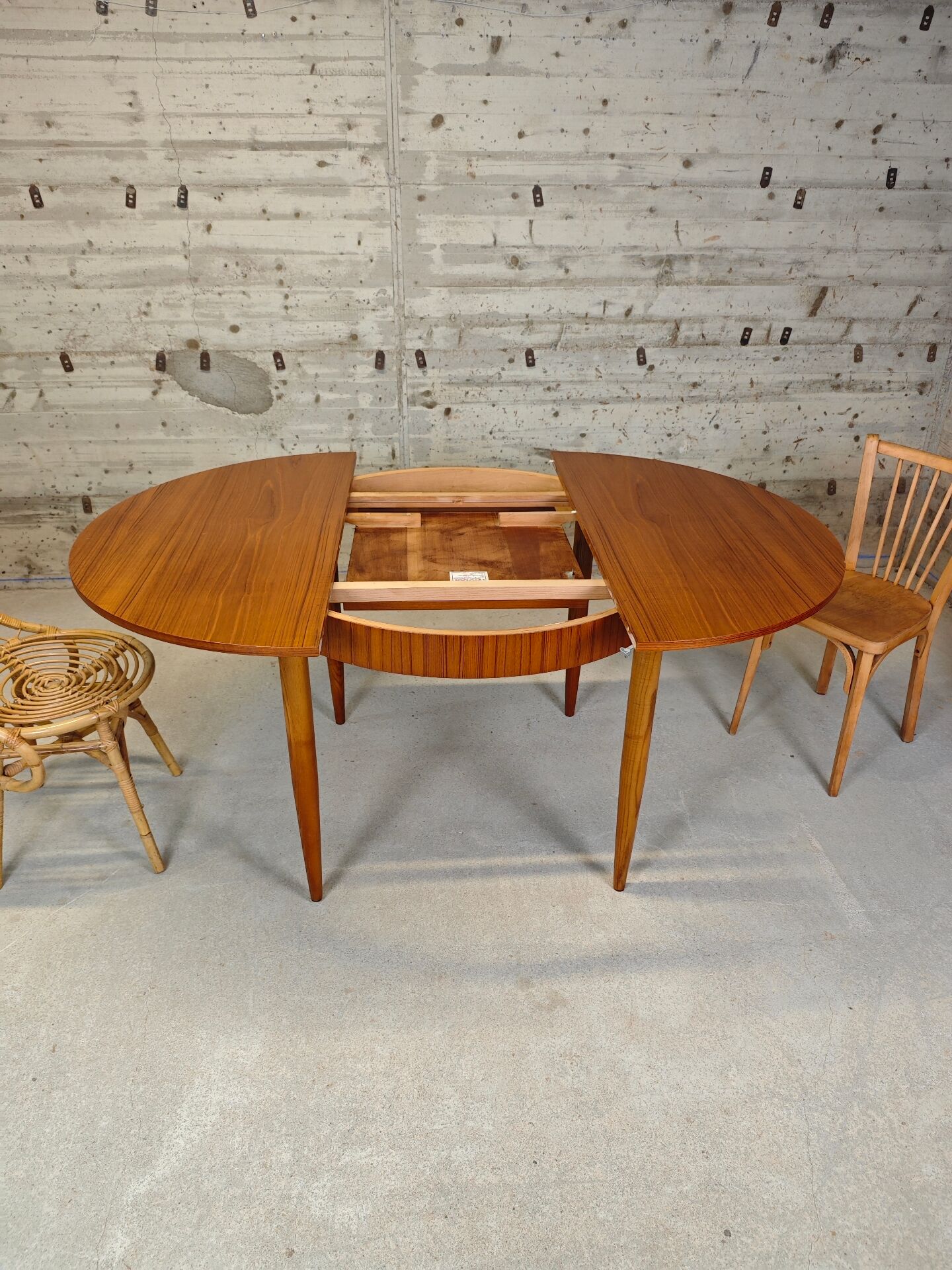 Table ronde extensible