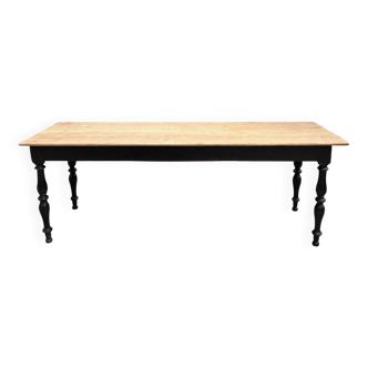 Oak country table