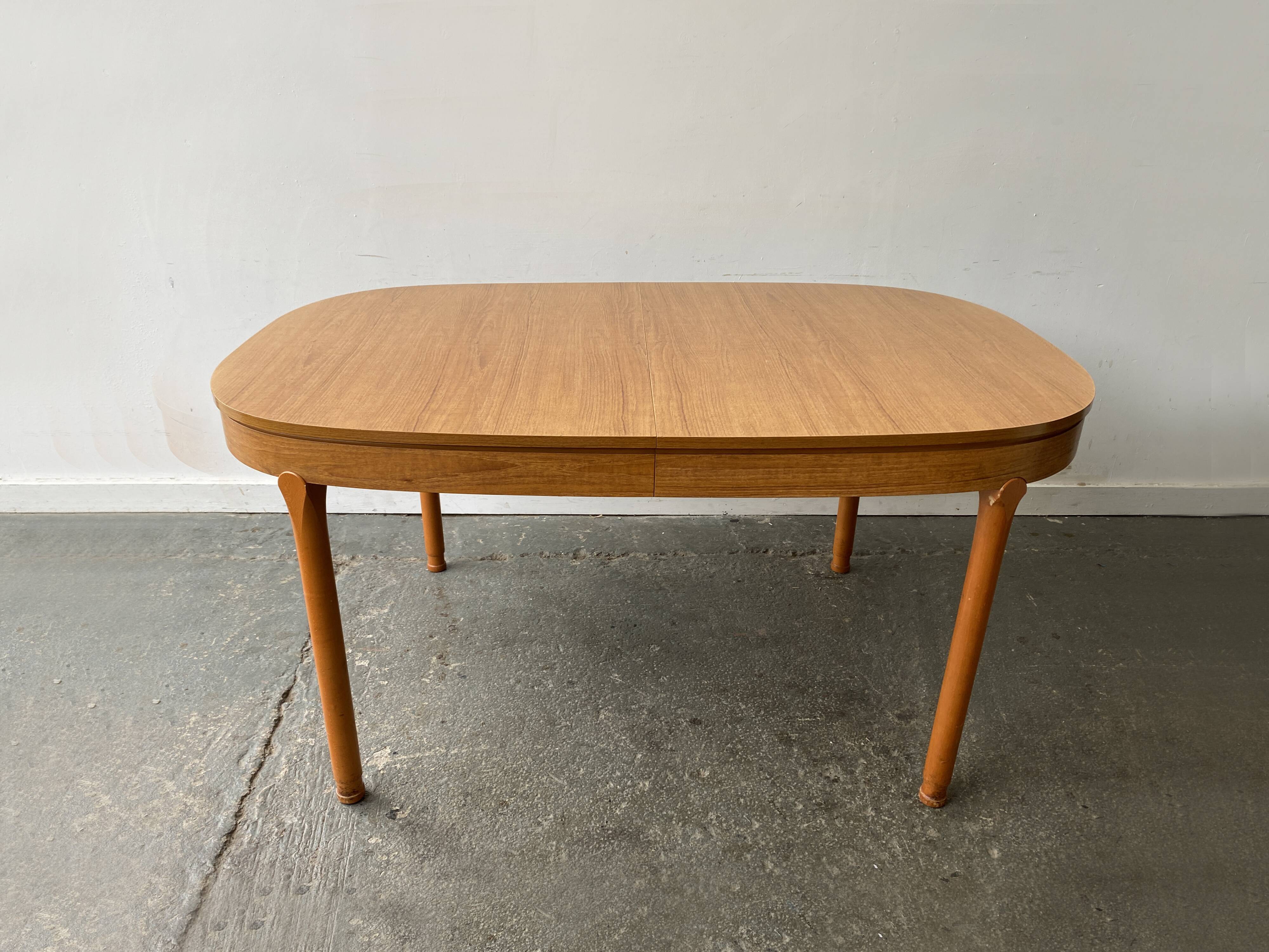 Grande table de salle à manger extensible de style moderne du milieu du siècle, années 1960, par Schreiber