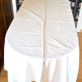 Vintage tablecloth in damask mestizo and decorated with a central lace 145x170 *Z*
