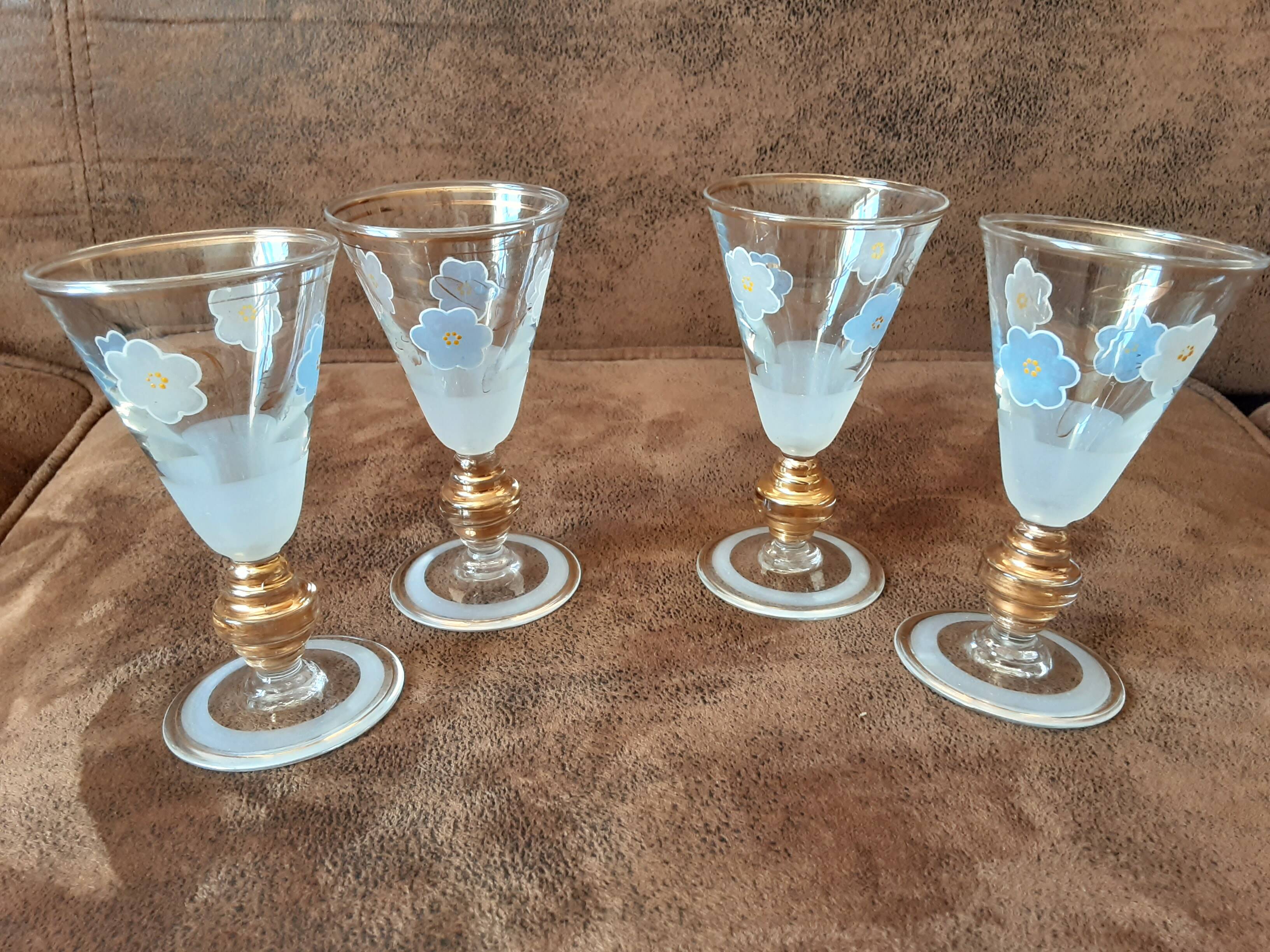 Set of 4 stemmed liqueur glasses
