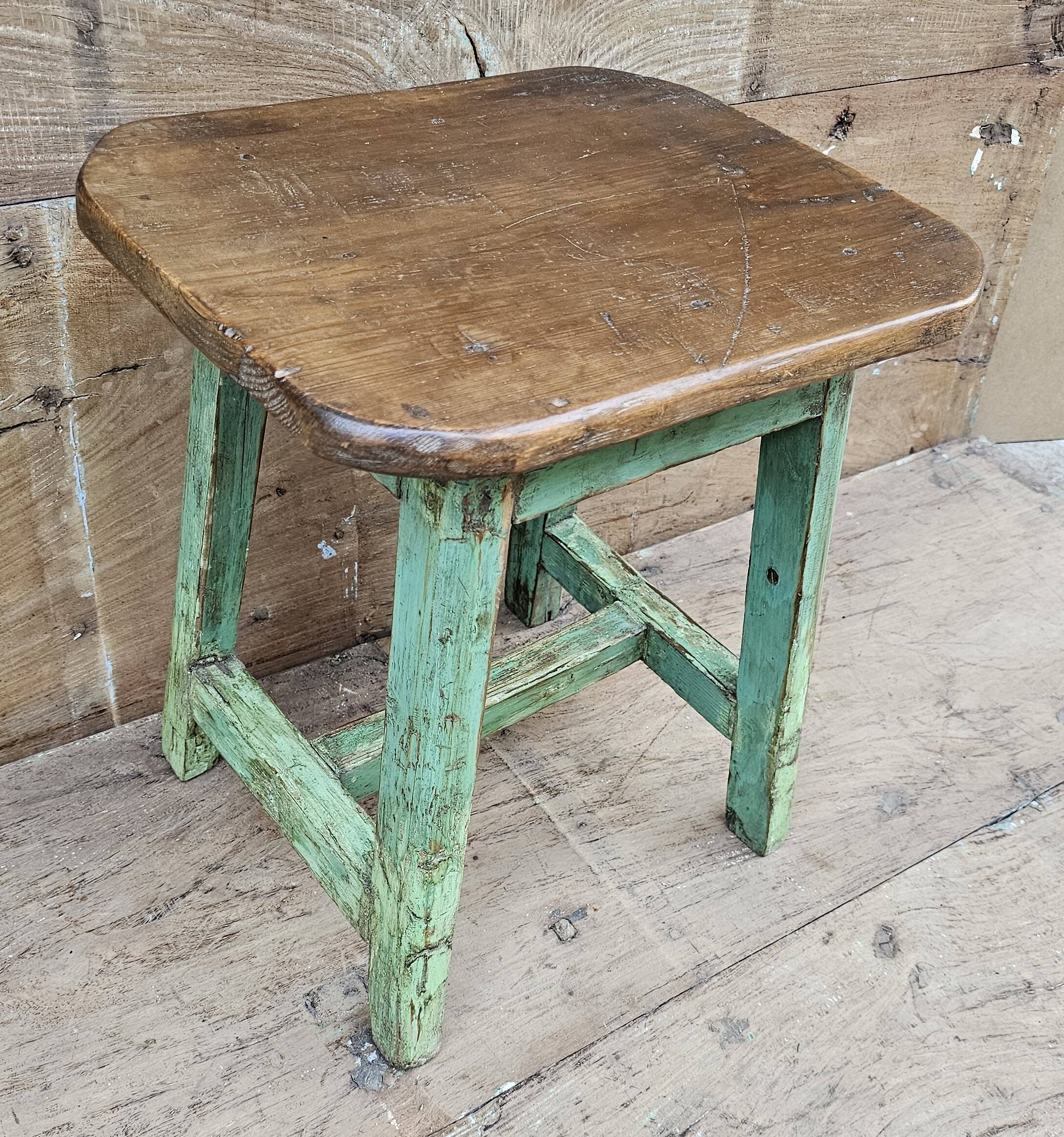 Ancien tabouret -sellette en teck birman