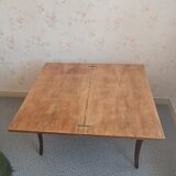 Folding game table