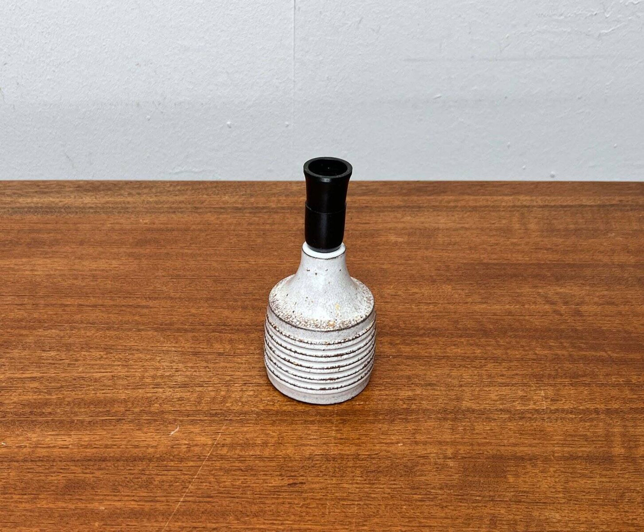 Mid-century modern studio pottery table lamp by Axella, 1960s.
