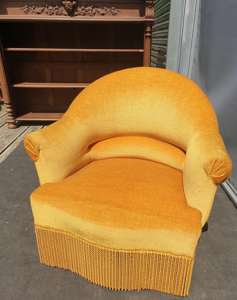 Gold velvet toad armchair
