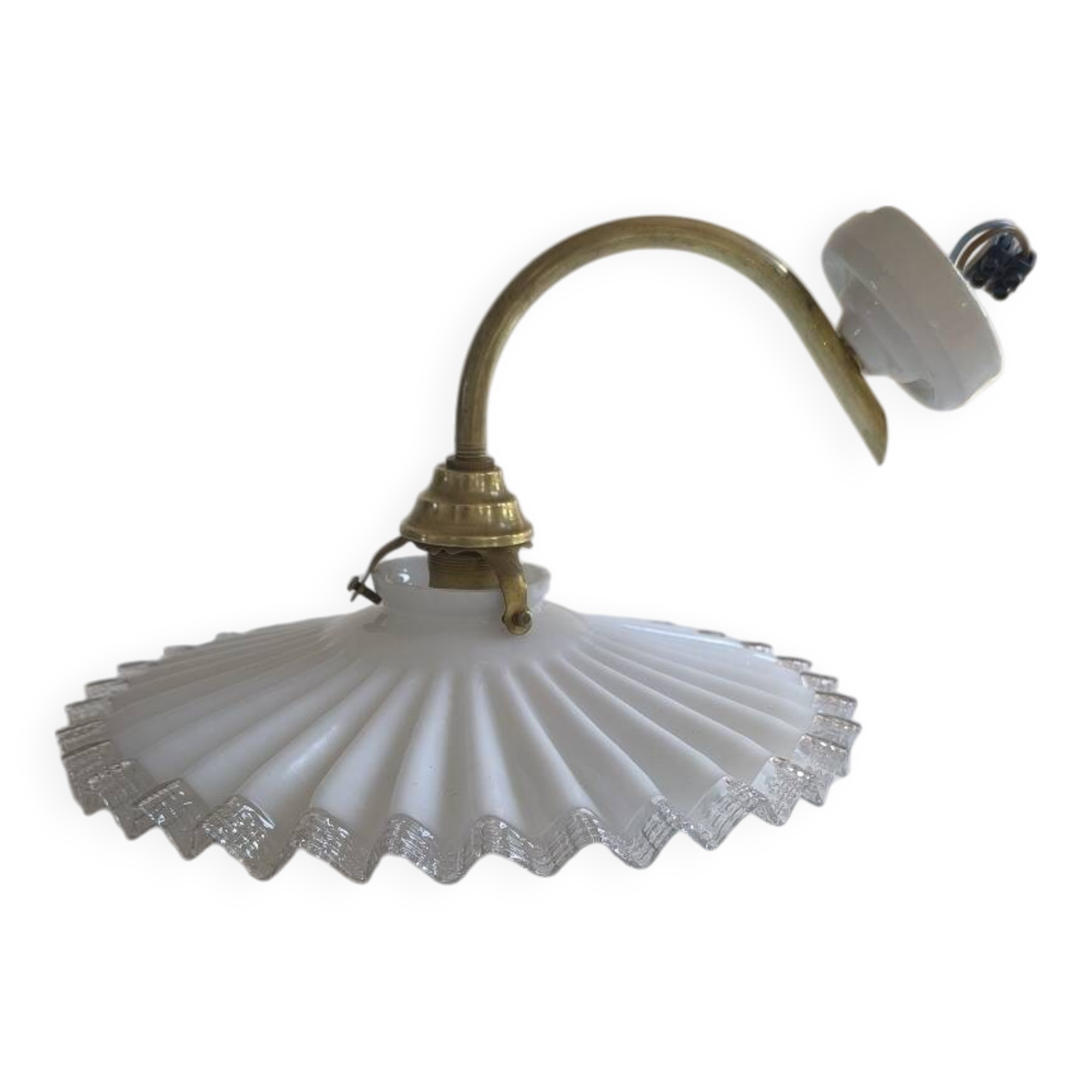 Vintage wall light in notched opaline and gilded brass