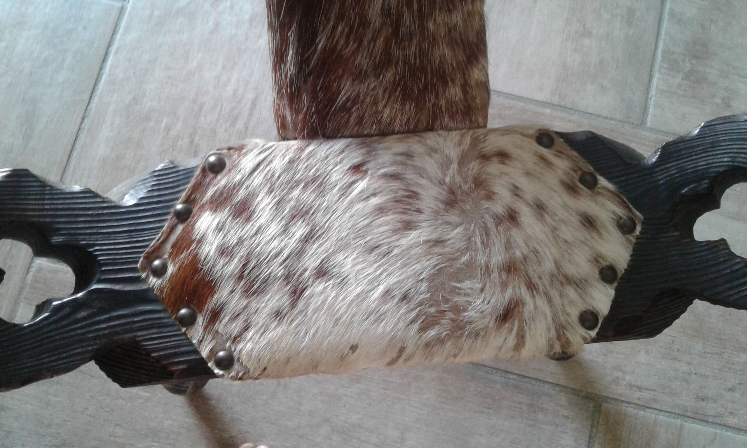 Chair / tripod stool wood and skin . Vintage 50/60