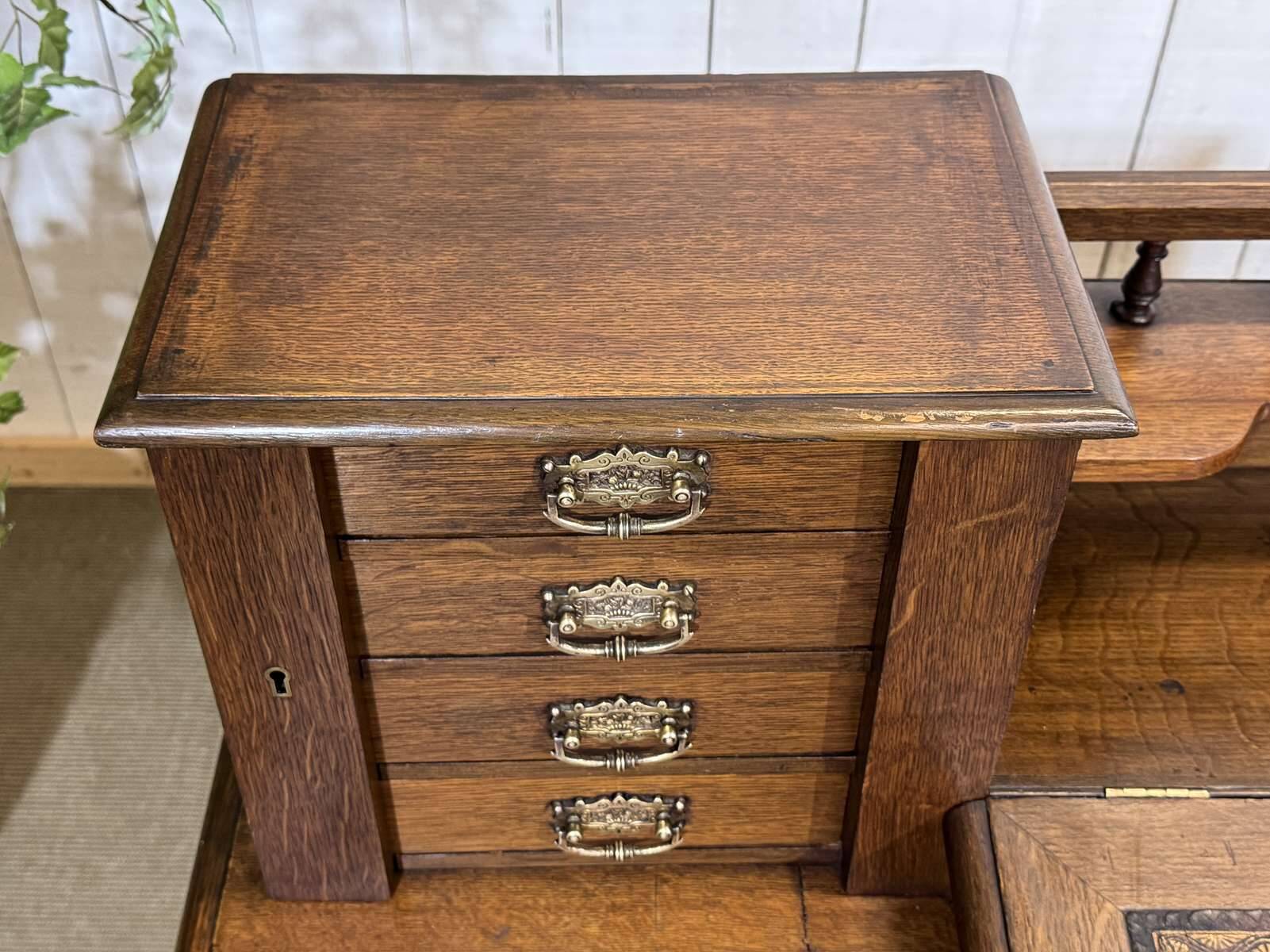 English oak graduated desk from the late 19th century.