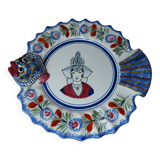 Assiette en forme de poisson avec bretonne les Sables d'Olonne Vintage