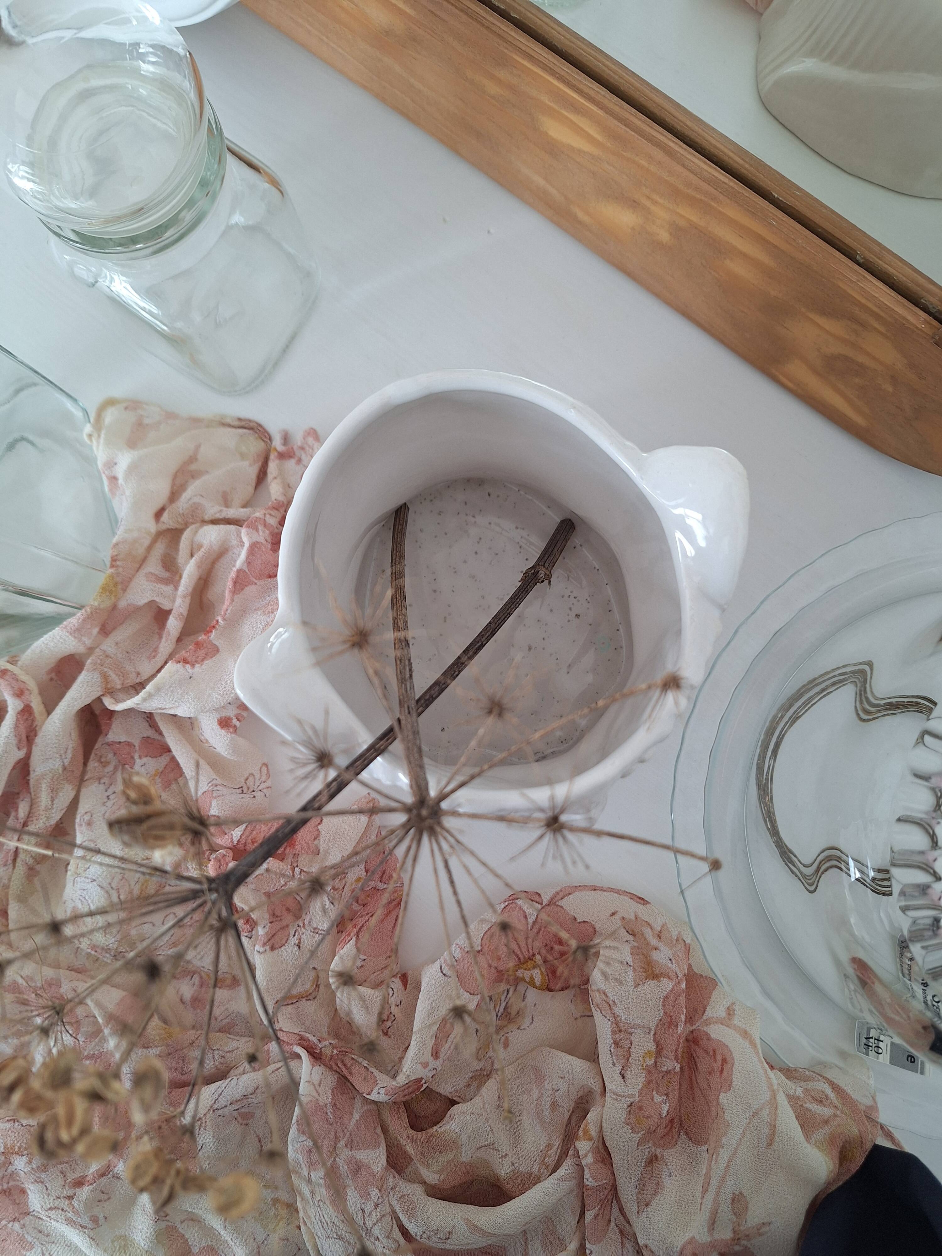 Vase / White owl planter