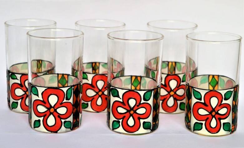 Set of 6 hand-painted tea glasses, floral pattern tea cup.
