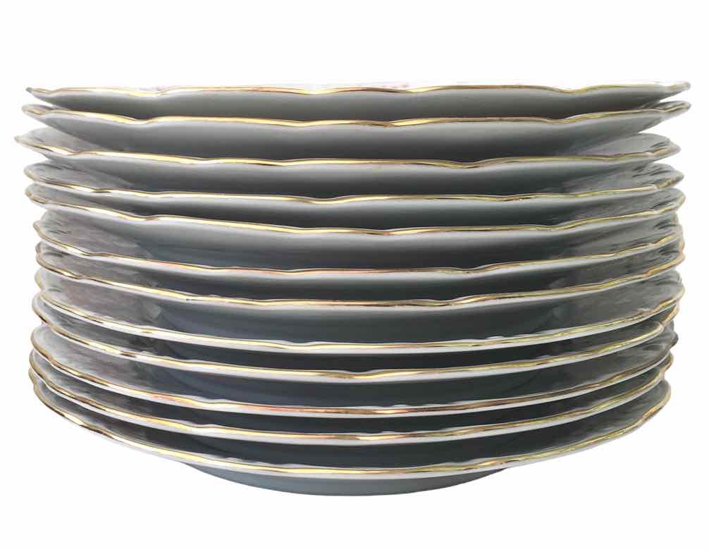 12 assiettes plates en porcelaine