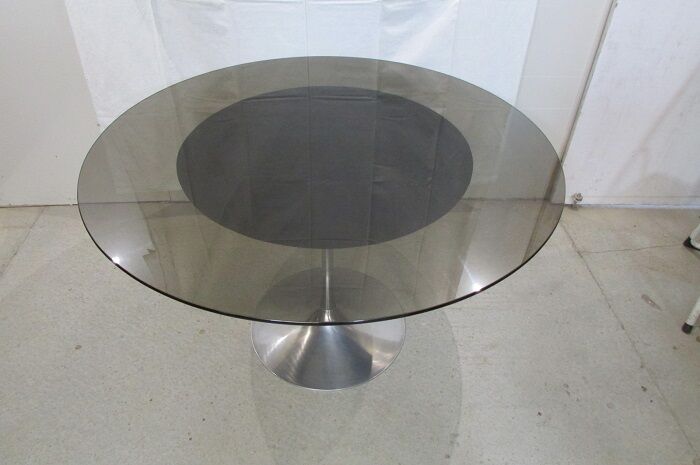 Table ronde pied tulipe design