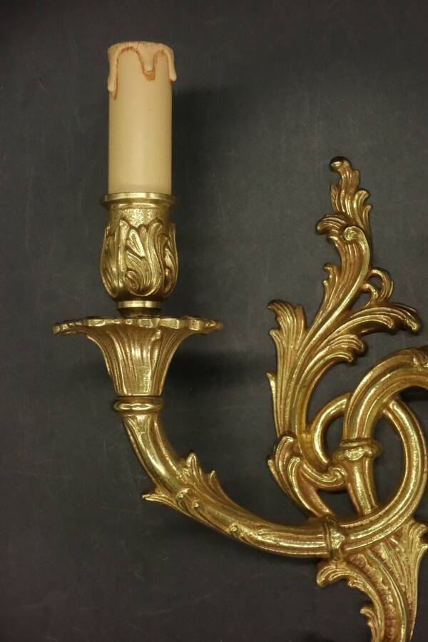 Large pair of wall sconces in Rocaille / Rococo / Baroque style - gilded bronze
