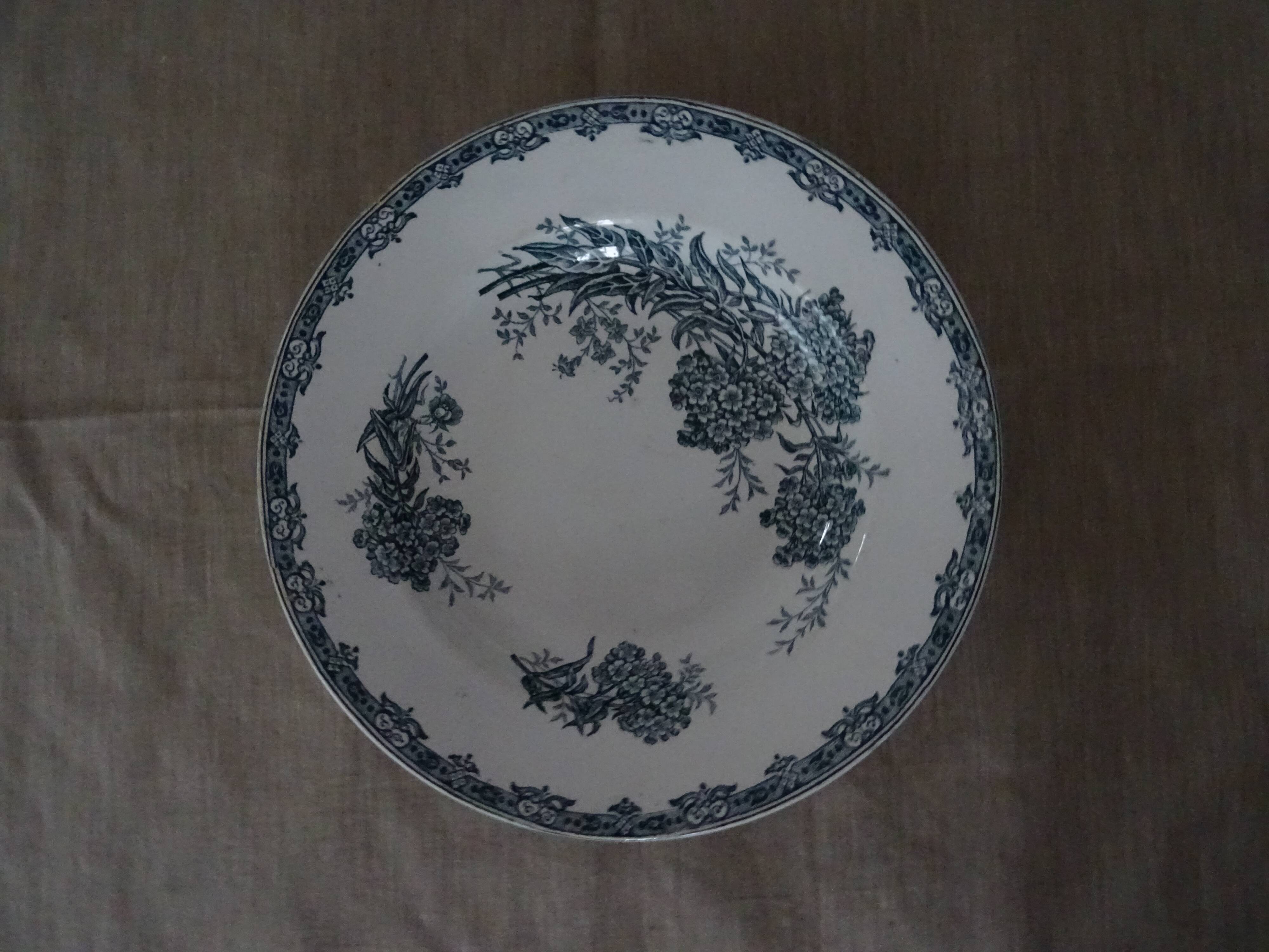 Old faience plate old St Amand decoration Daisy blue flowers