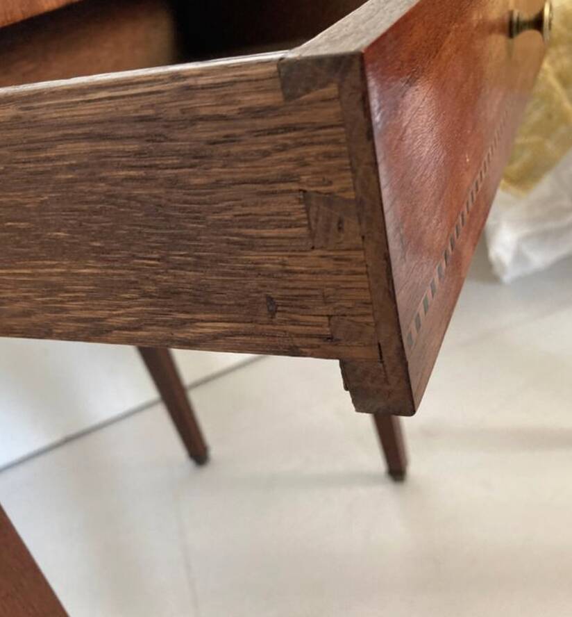 Very small mahogany veneer table from the early 20th century