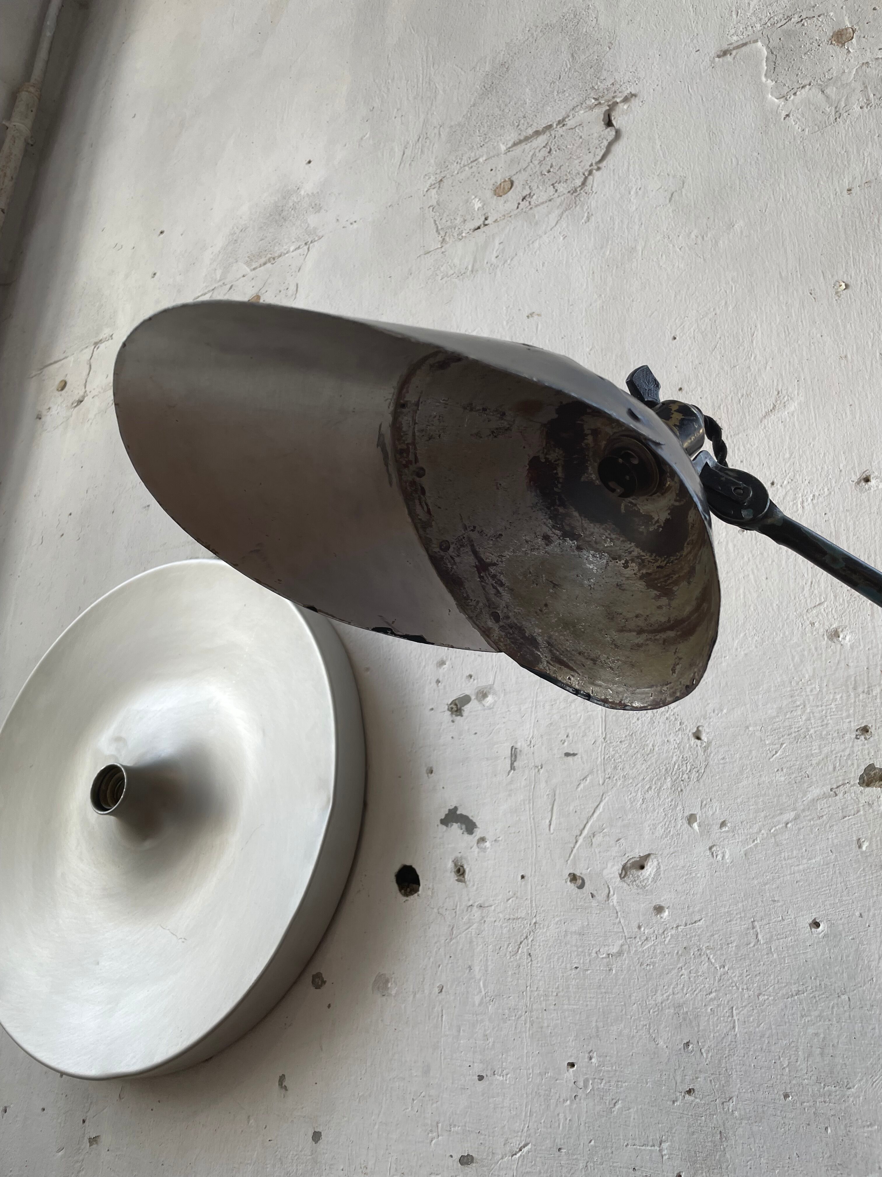 Articulated workshop lamp ravel ball joints