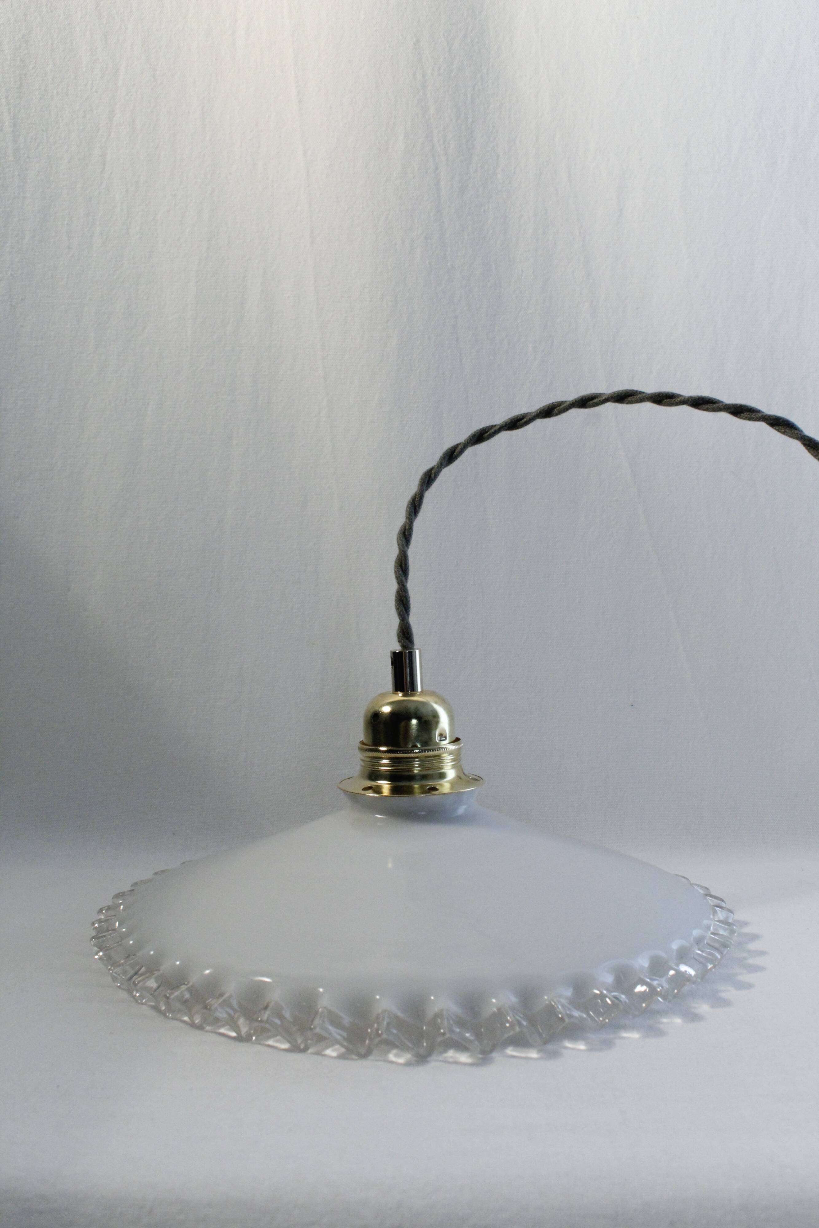 Vintage suspension lamp in white opaline with serrated edges