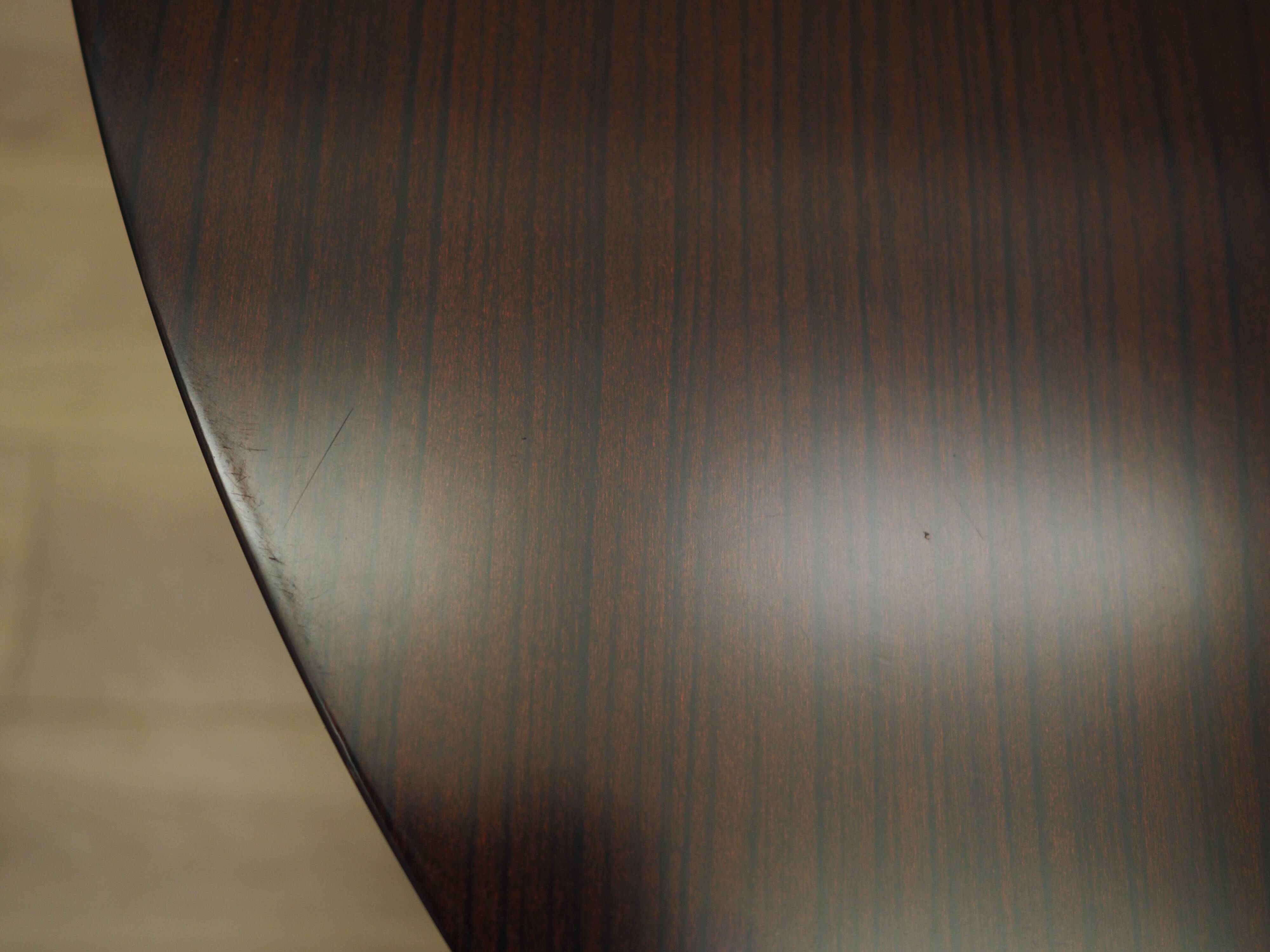 Extendable round table, Italy, 1970s