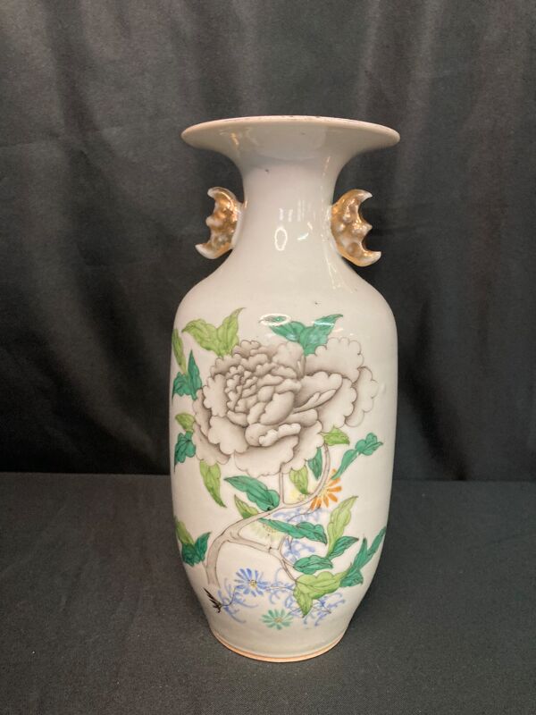 Vase porcelaine pivoine grise signé début XXème, Chine
