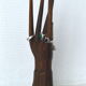 Main baguier en bois sculpté
