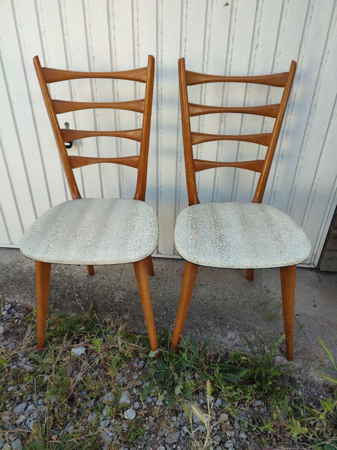 Lot de 2 chaises Gaston poisson vintage