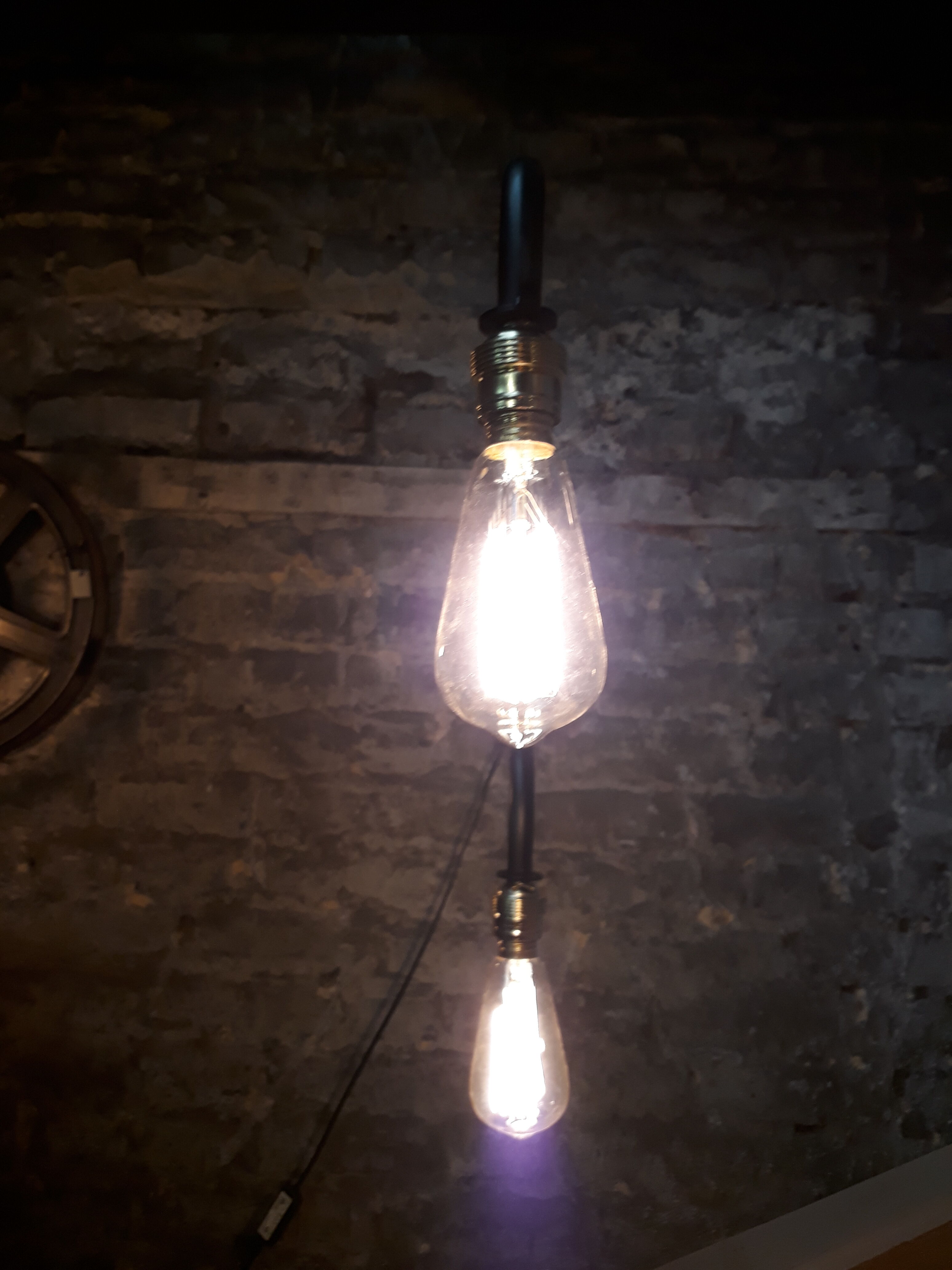 Wall light orientable wall