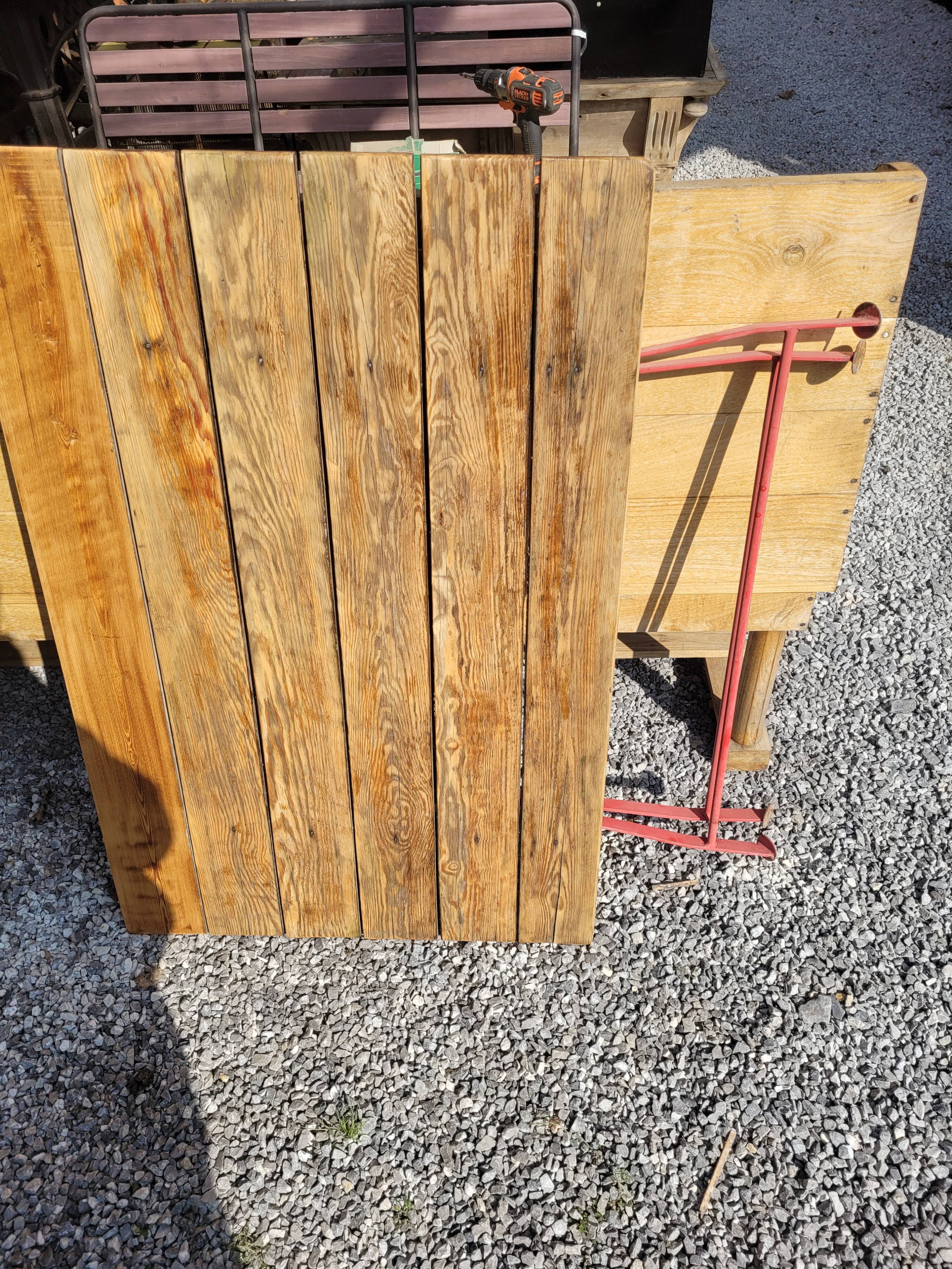 Garden furniture above wood and iron base It is foldable